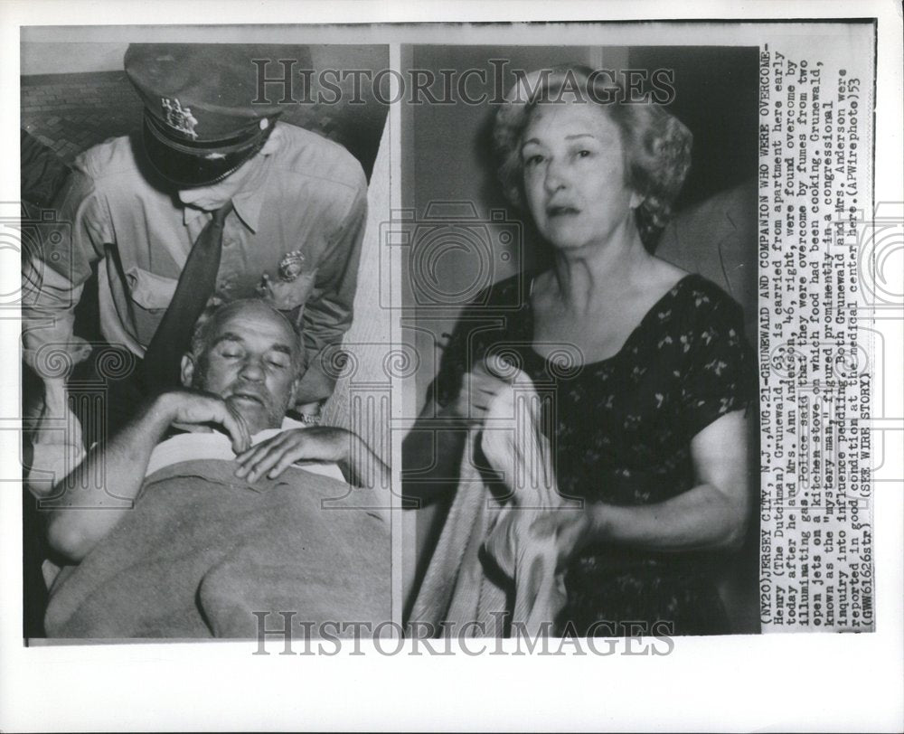 1953 Press Photo Henry Grunewald Mrs Ann Anderson gas - RRV48115- Historic Images