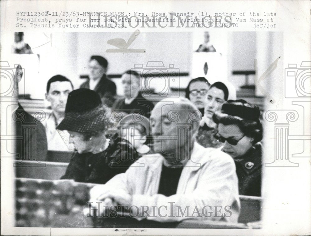 1963 Press Photo Joseph P Kennedy Church Prayer Chicago - Historic Images