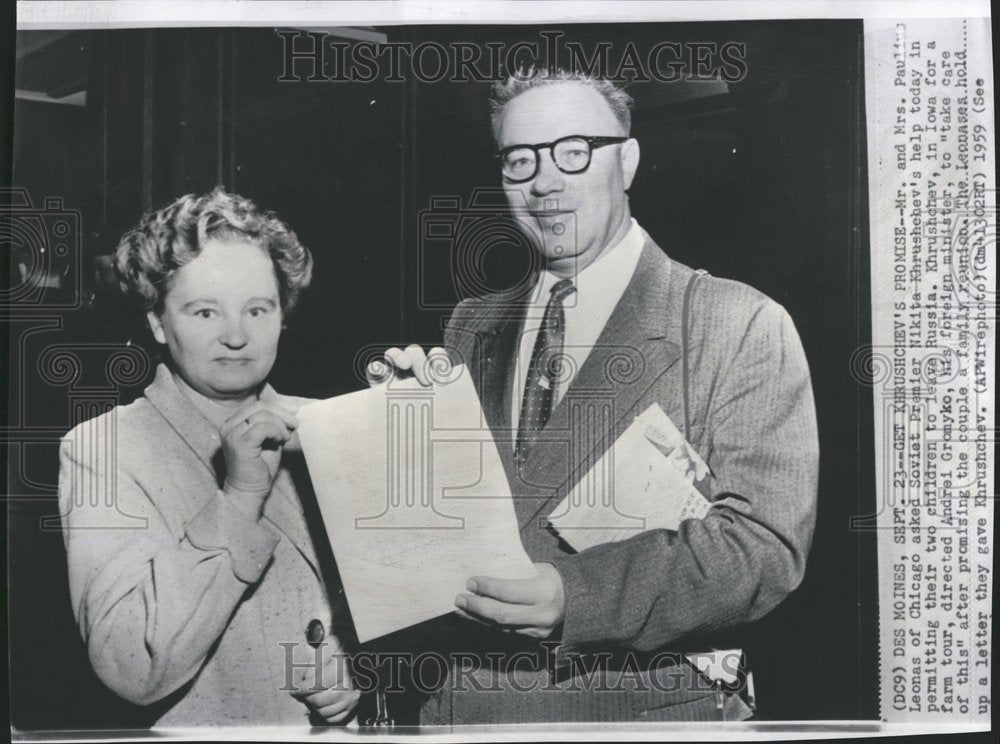 1959 Press Photo Russia Pauling Leonas Chicago Nikita - RRV49789 - Historic Images