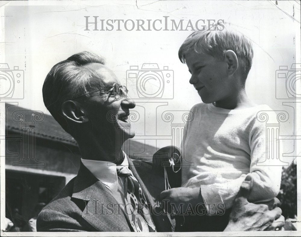 1949 Press Photo Lawrence Martin &amp; Gunnar Nazi Child - RRV50033 - Historic Images