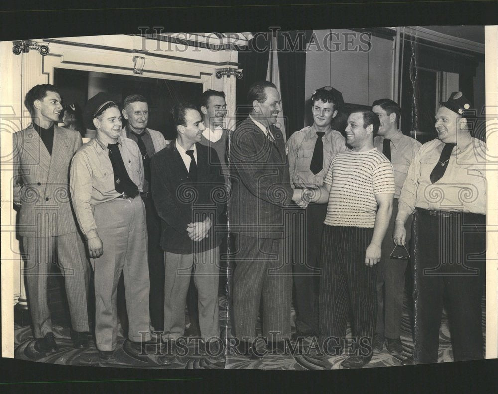 1948 Press Photo Veteran Taxi Drivers Org Back Cusack - RRV50113 - Historic Images