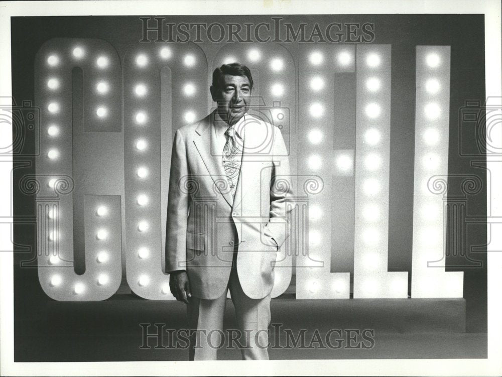 1976 Press Photo Howard Cosell Name In Lights Show - RRV50117 - Historic Images