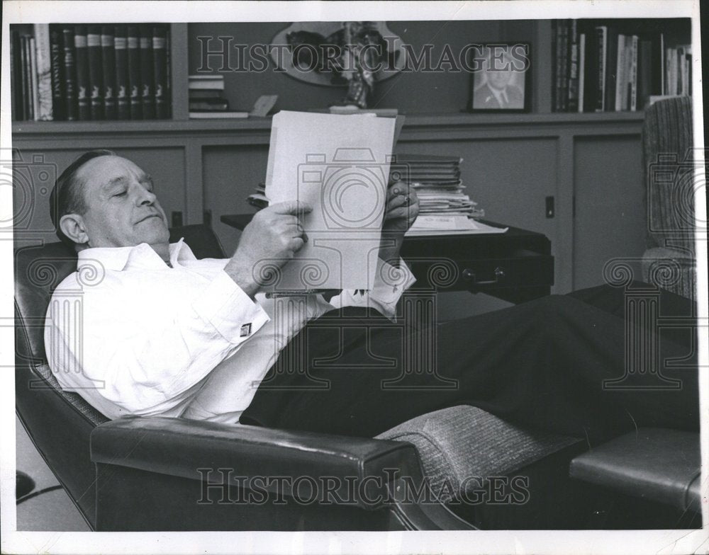 1962 Arkansas Gov Faubus Mansion Relaxing - Historic Images