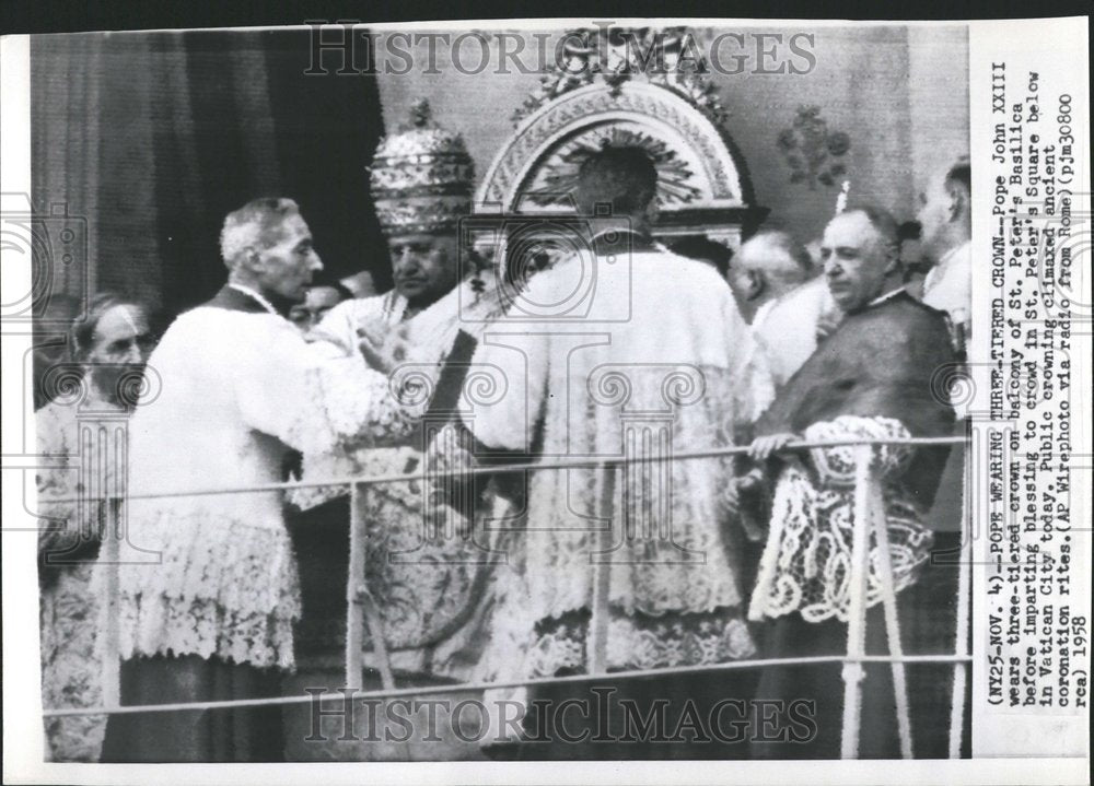 1958 Press Photo Pope John XXIII Three-Tiered Crown - RRV50295 - Historic Images