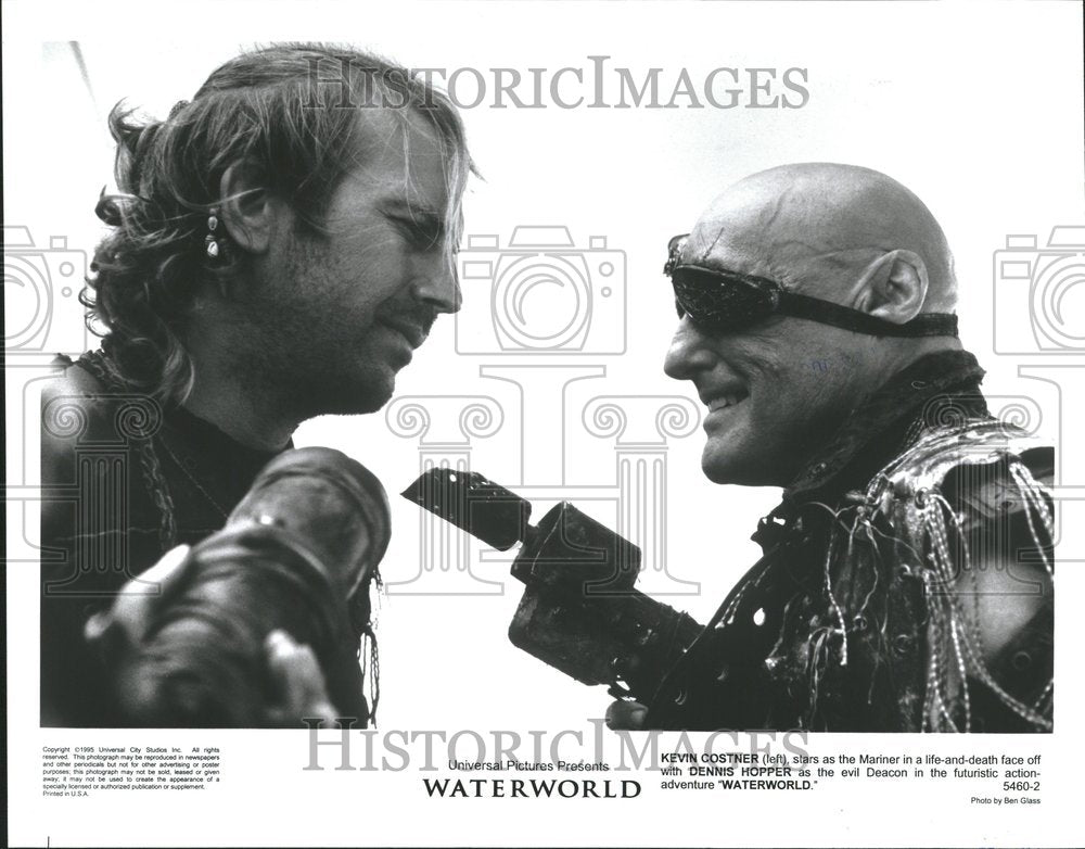 1995 Actor Kevin Costner In Waterworld - Historic Images