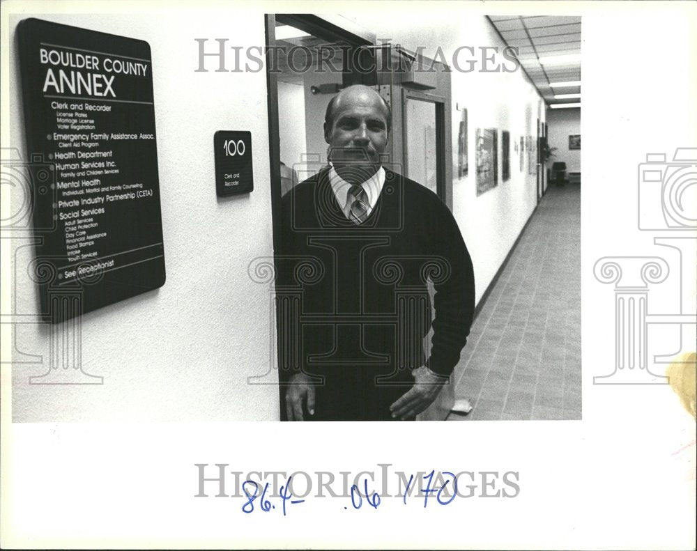 1984 Press Photo Mayor Meier Pleased With New Building - Historic Images