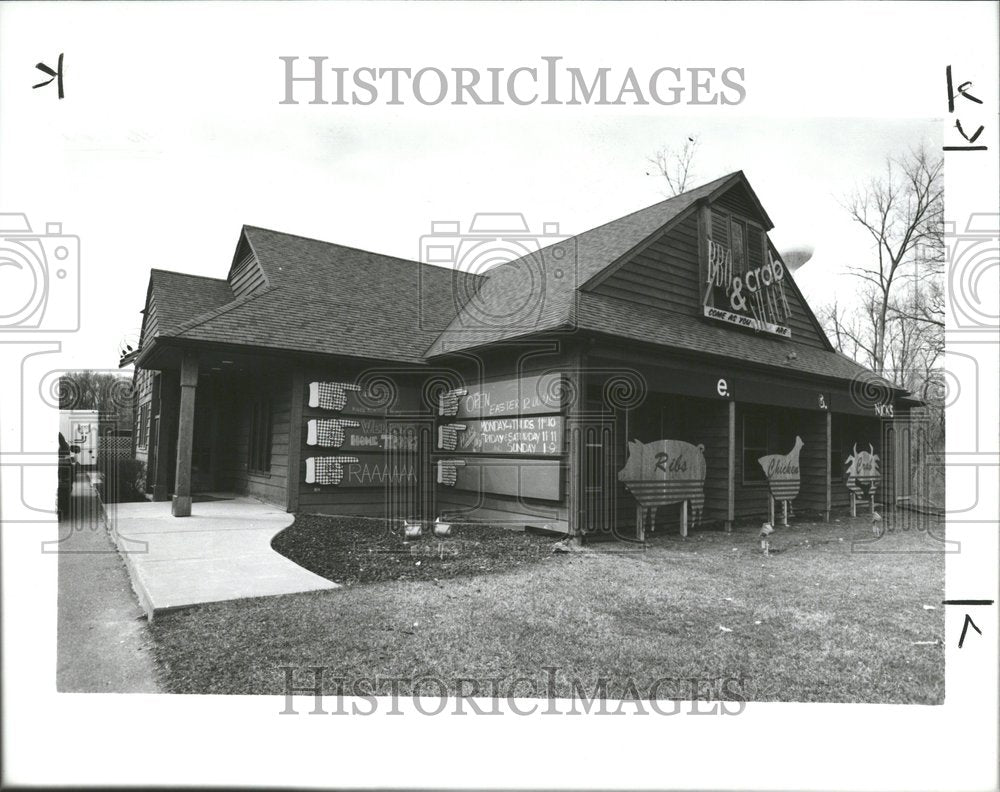 1981 Press Photo E.G. Nick&#39;s Brighton Cutouts Pig Crab - RRV51193 - Historic Images