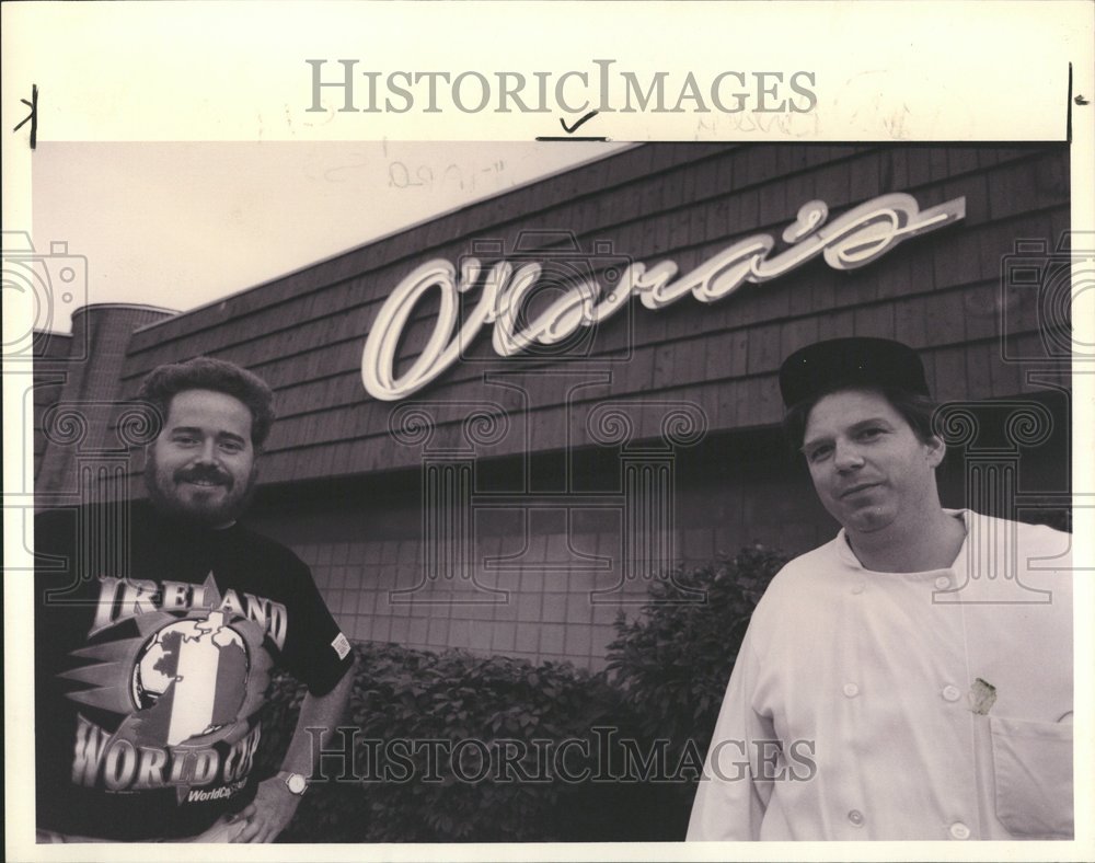 1994 Men O&#39;Mara restaurant Berkley Michigan - Historic Images