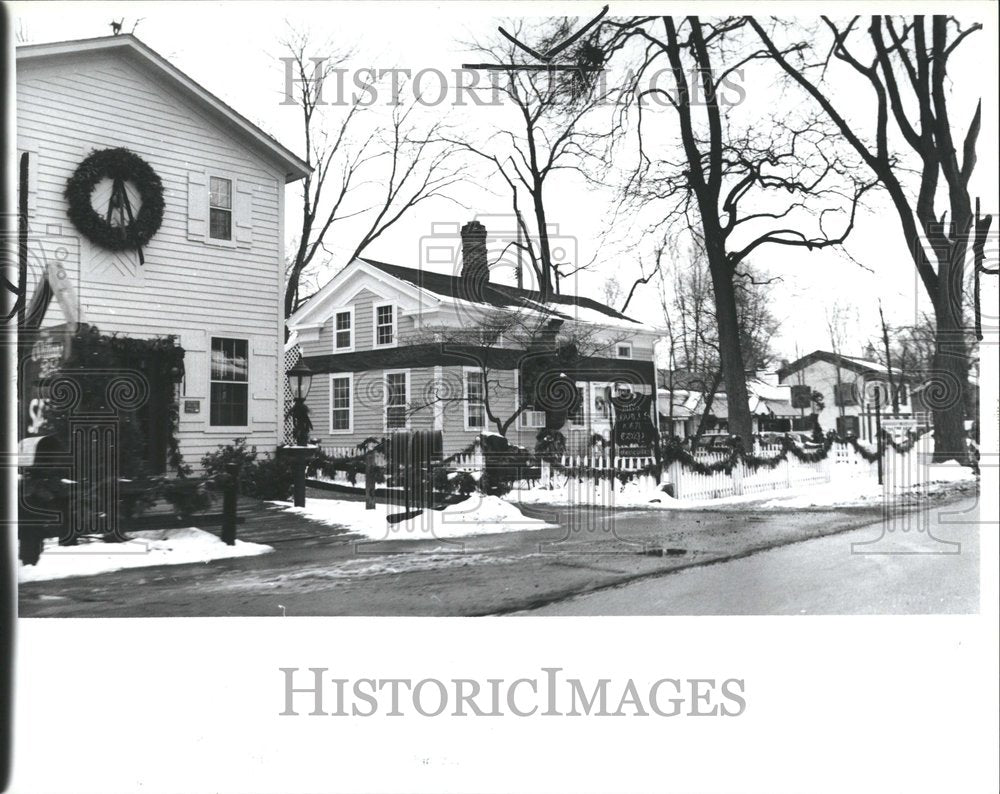 1986 Press Photo Franklin Village Road Michigan Porter - RRV51587 - Historic Images