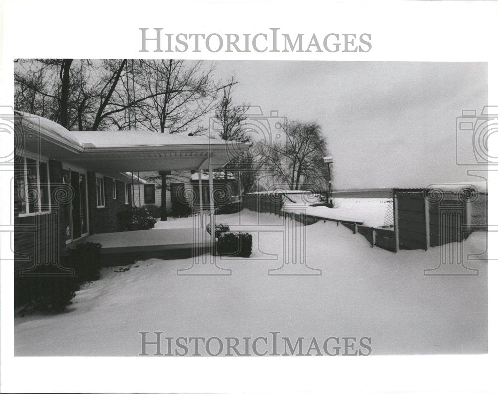 1985 Lake St Clair House Covered Snow - Historic Images