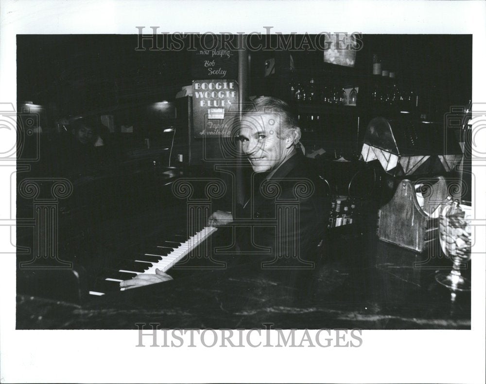 1991 Bob Secley Piano Charley Restaurant - Historic Images