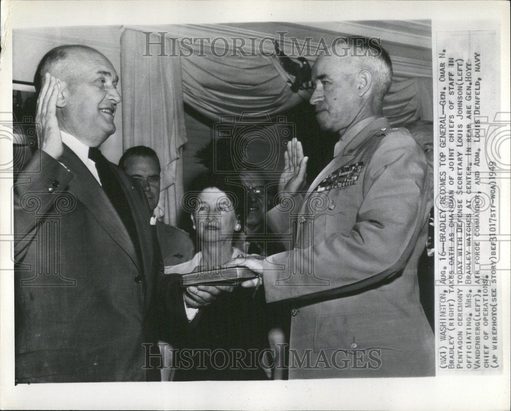 1949 Press Photo Omar Bradley Chairman Pentagon Oath - Historic Images