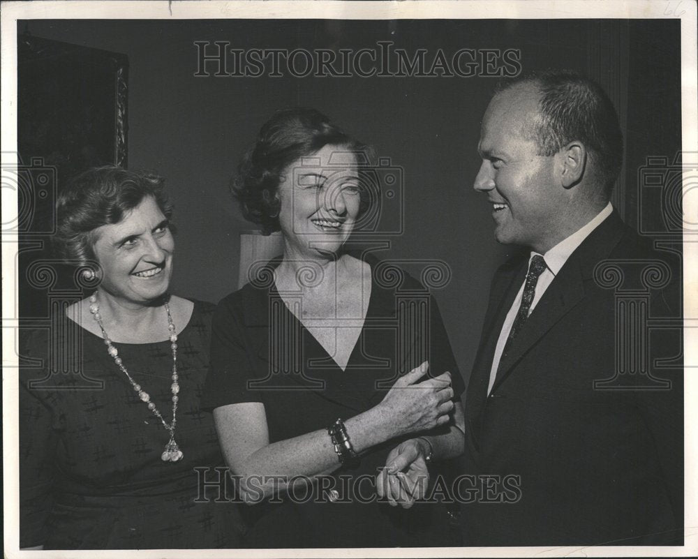 1964 Myrna Loy Hugh Burns America UN Chat-Historic Images