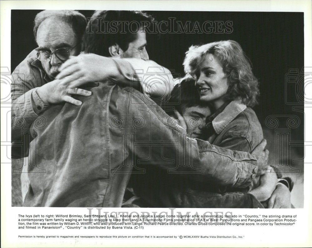 1985 Press Photo Wilford Brimley Jessica Lange Country - RRV52297- Historic Images