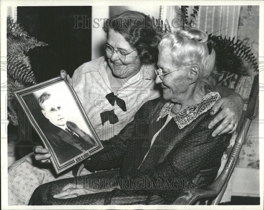 1936, Mrs Alfred Andrew Mary Reed Landon - RRV52429 - Historic Images
