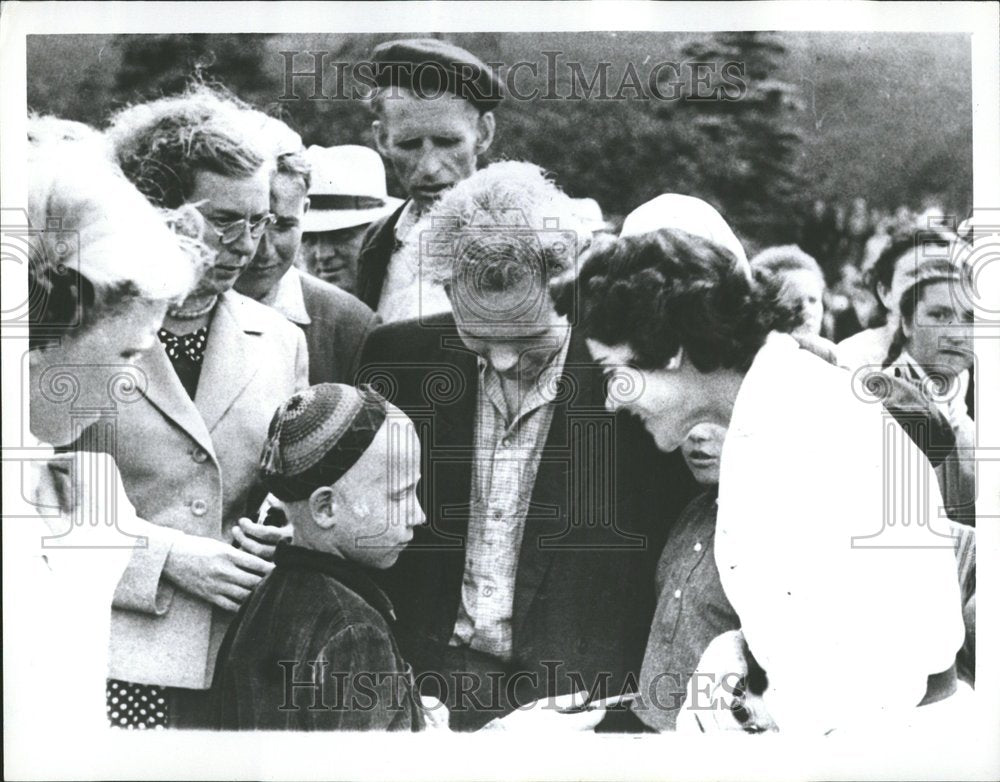 1959 Ann Landers Moscow Gorky park Igor pen - Historic Images