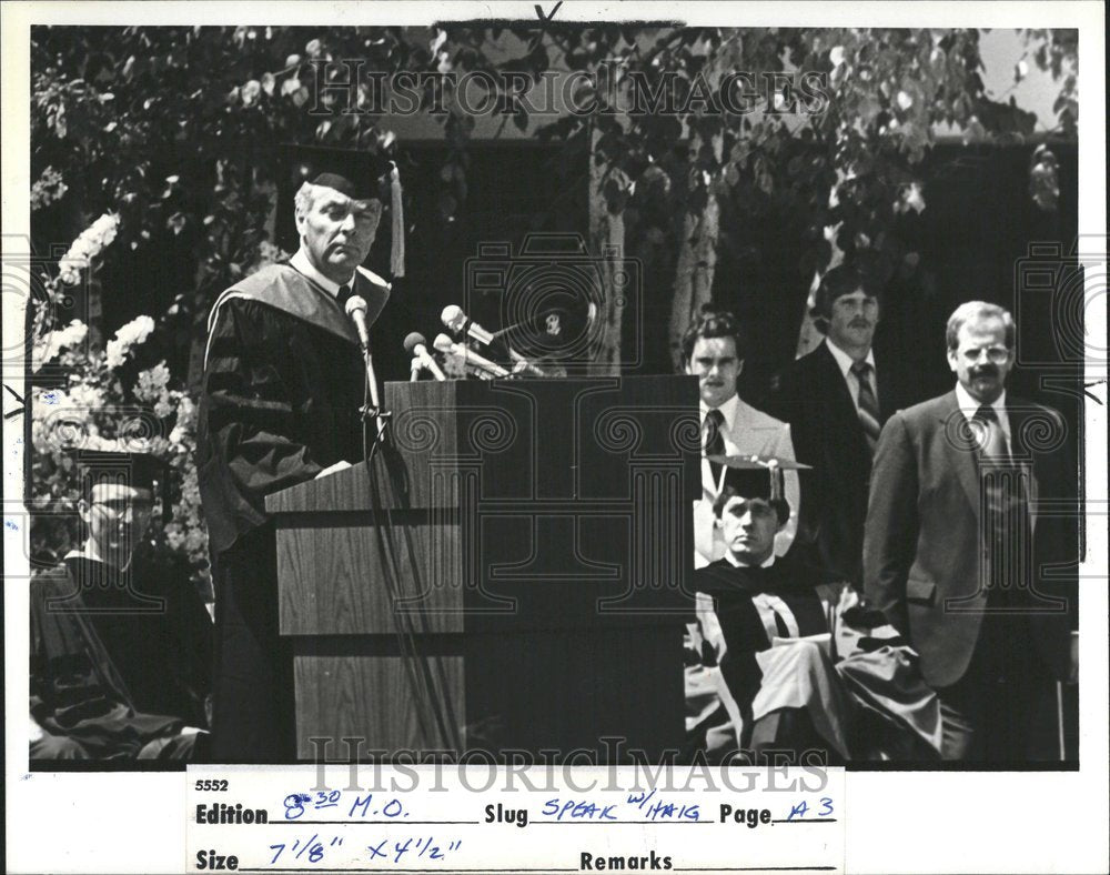 1981 Press Photo Alexander Haig Hillsdale college event - RRV53317 - Historic Images