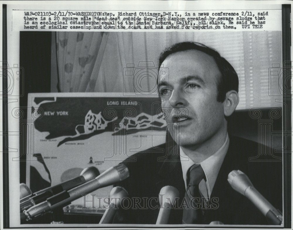 1970 Press Photo Washington Rep Richard Ottinger Harbor - RRV53561 - Historic Images