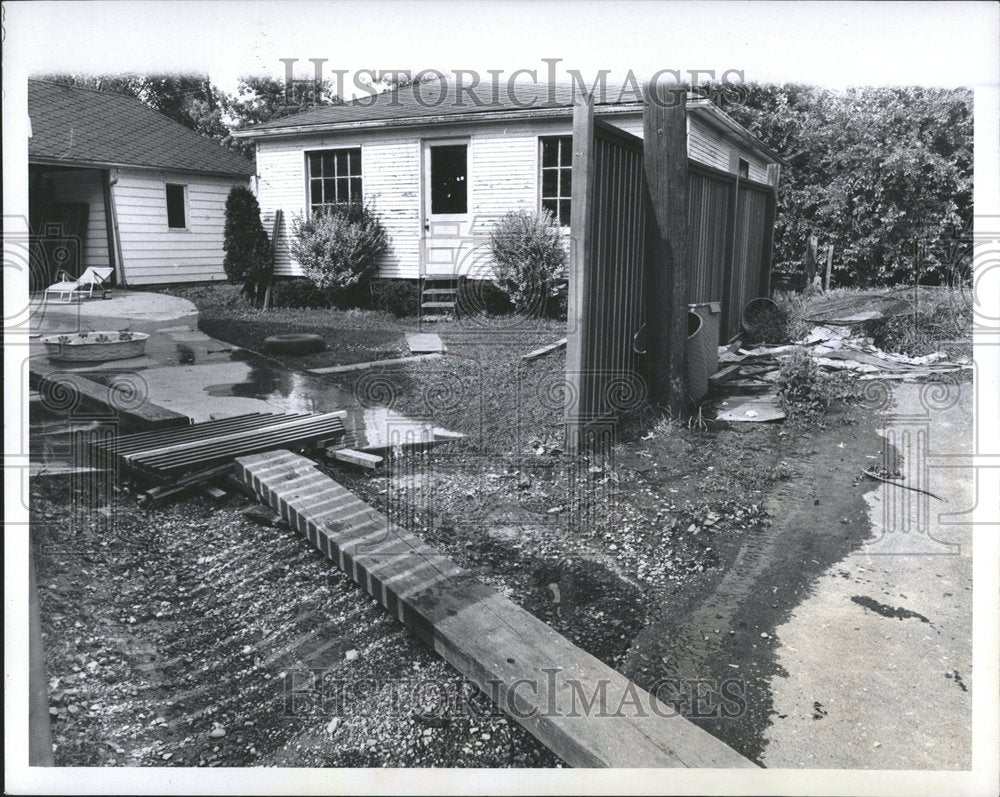 1969 Press Photo Fox Creeks high water flowed bank run - RRV53615 - Historic Images
