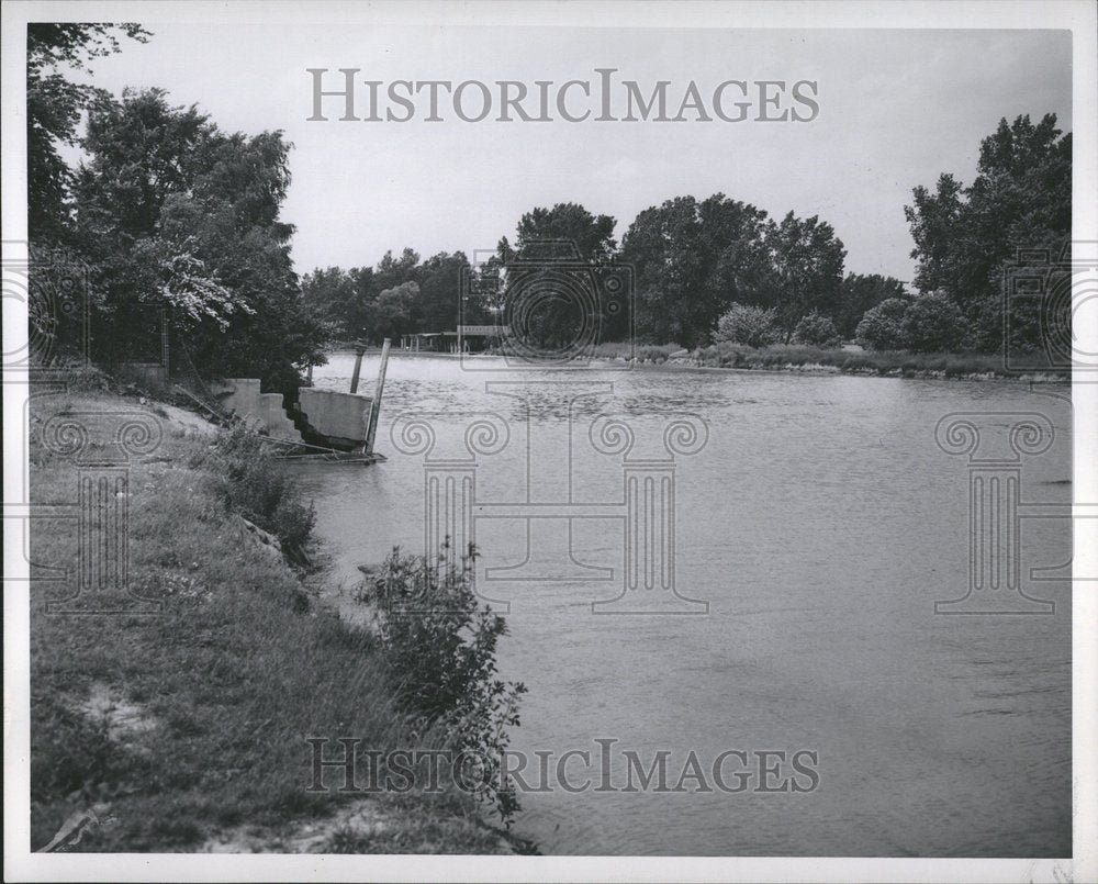 1948 Press Photo Fox Greek Detroit News Staff Nature - RRV53619 - Historic Images