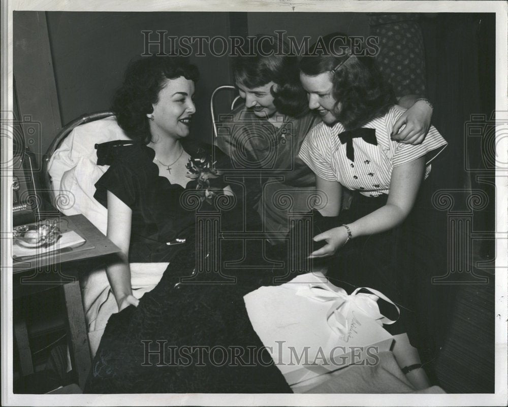 1949, Stanley Riccardi Vivian Wakeford - RRV53727 - Historic Images