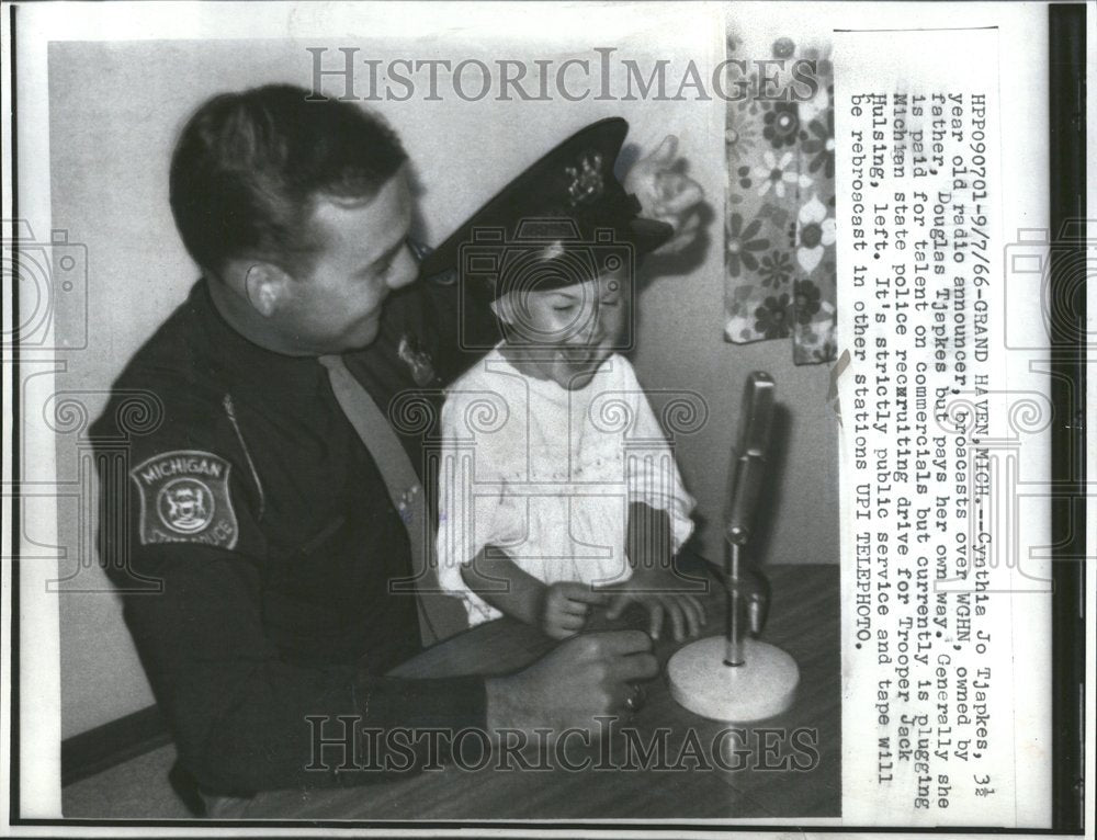 1966 Press Photo Cynthia Jo Tjapkes Radio Announcer - RRV53959 - Historic Images