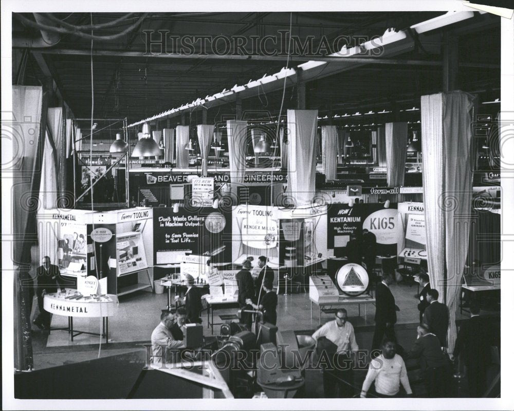 1960 Press Photo Tool Show Detroit - RRV53977 - Historic Images