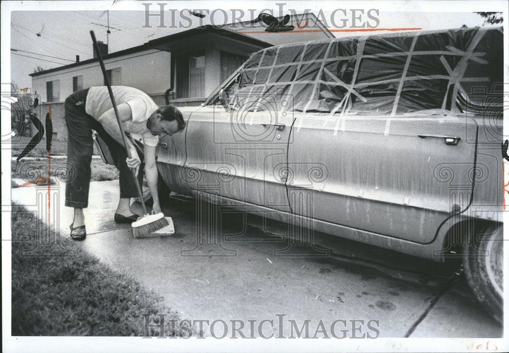 1973 Press Photo Roseuille Car Billets Vandalism Nelson - RRV54165 - Historic Images