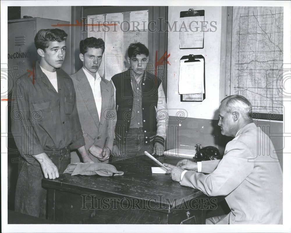 1954 Press Photo Vandalism Harold Parker Eugene Robert - RRV54177 - Historic Images