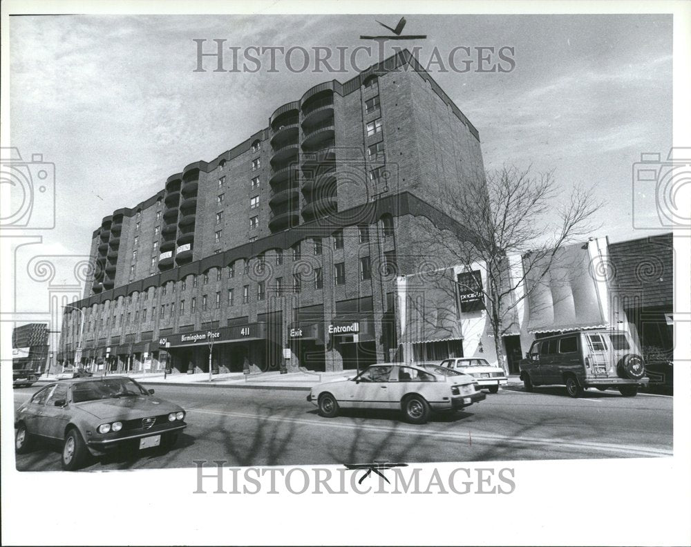 1982, Birmingham Place Apartment Studio Room - RRV54209 - Historic Images