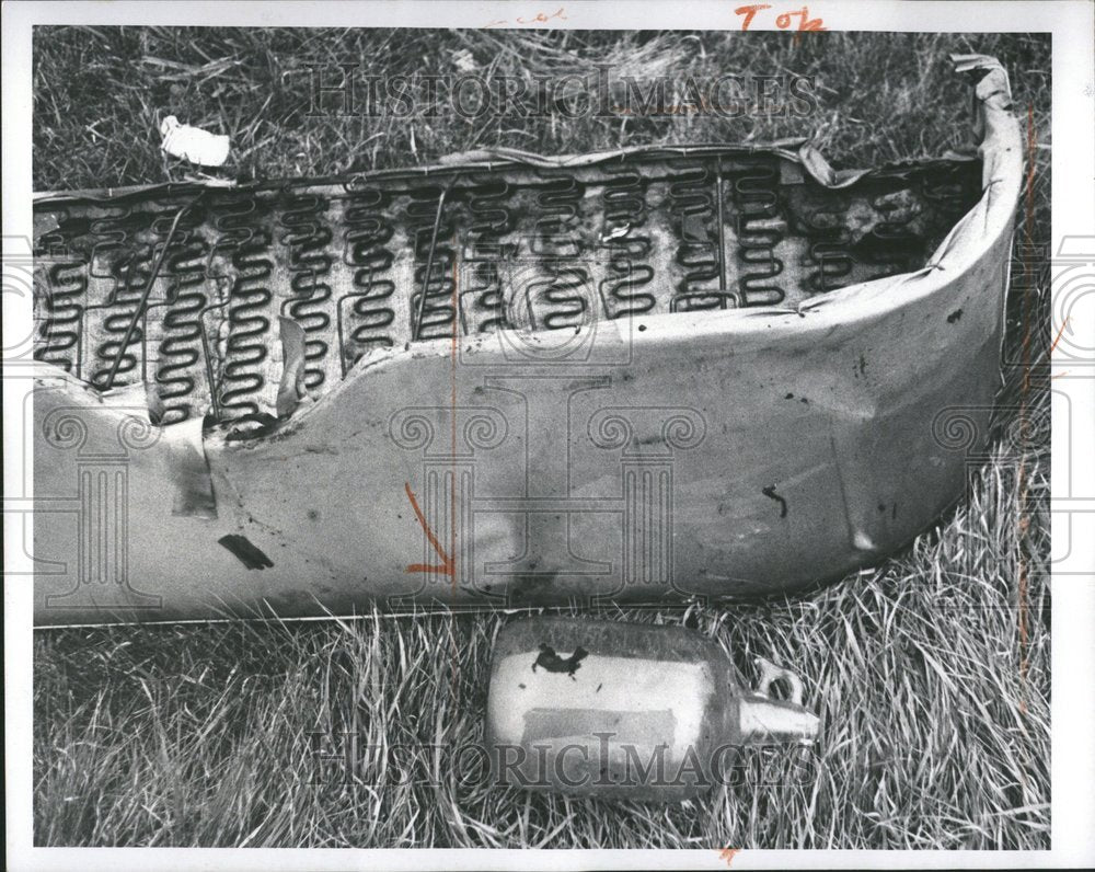 1965 Springs Gas Bottle Vandals Michigan - Historic Images