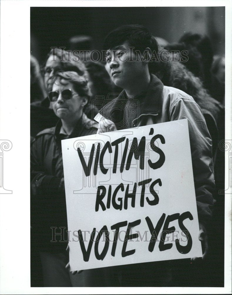 1992 Press Photo Crime Victims Amendmen Illinois Delay - RRV54399 - Historic Images