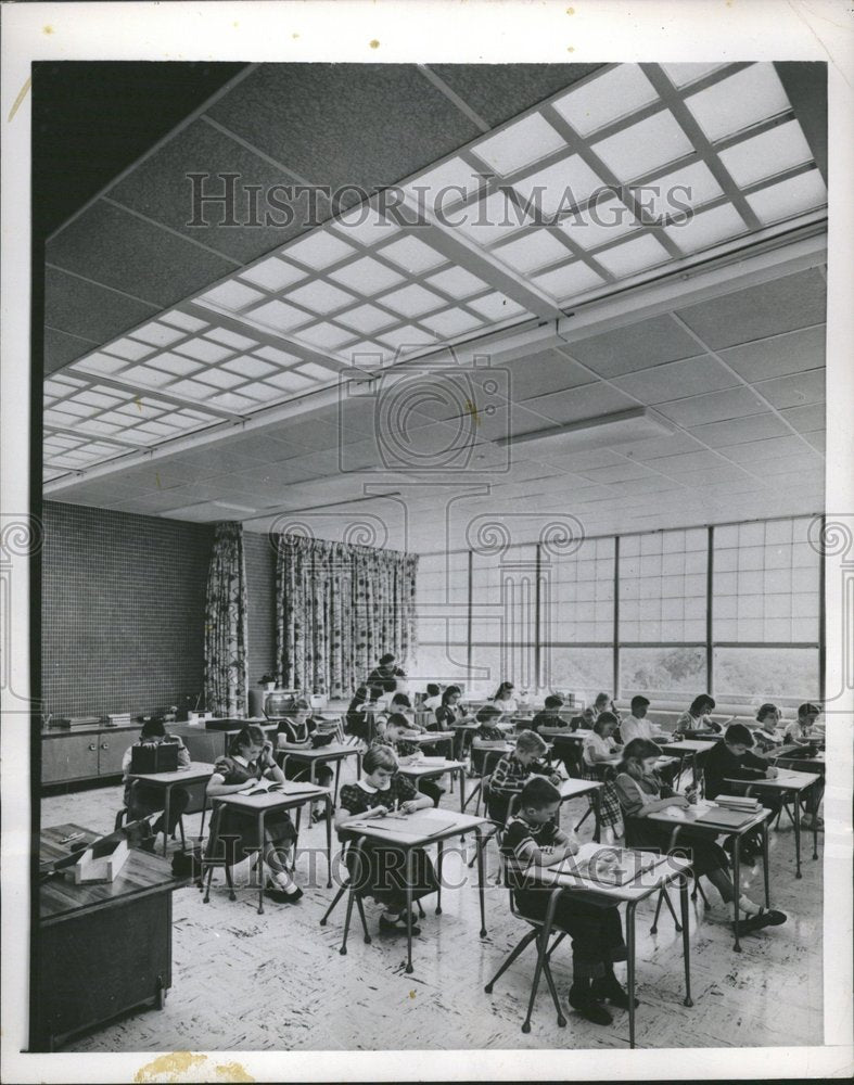 1953 Tomorrow Design McDern Attractive Clas - Historic Images