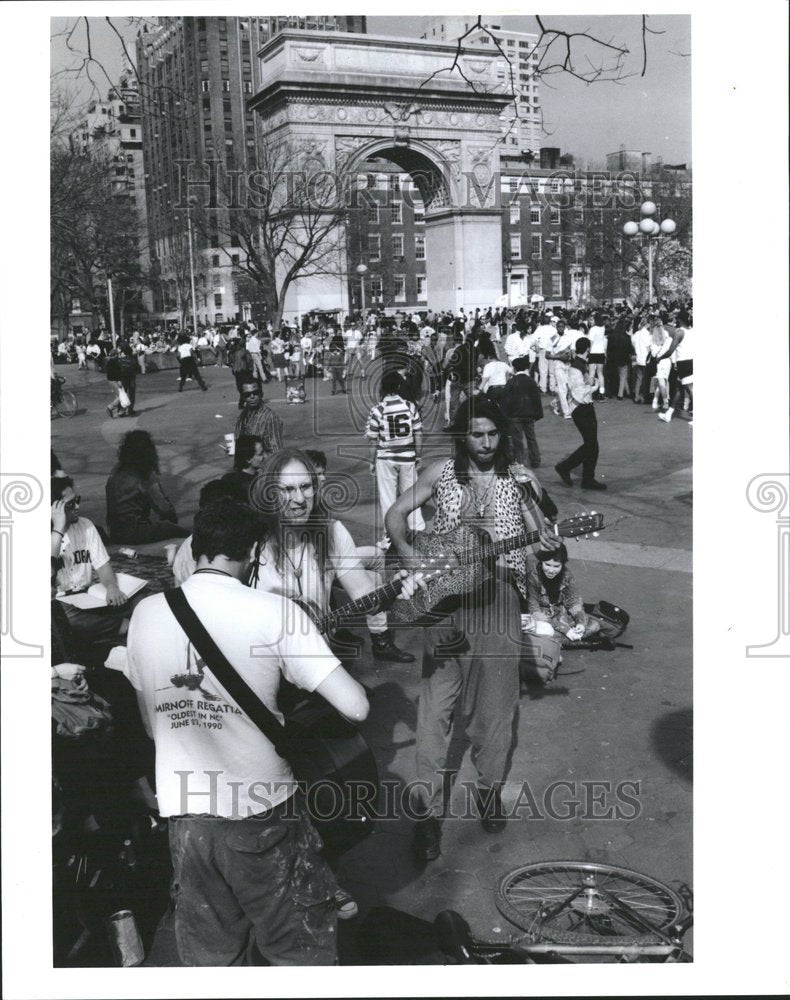 1991 New York Washington Square Weekend - Historic Images