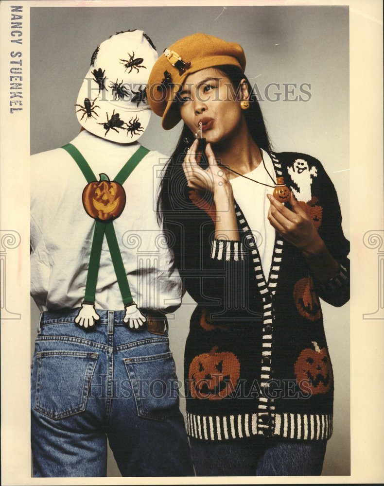 1991 Press Photo Outfits Halloween Shirt T Jeans - RRV54549 - Historic Images