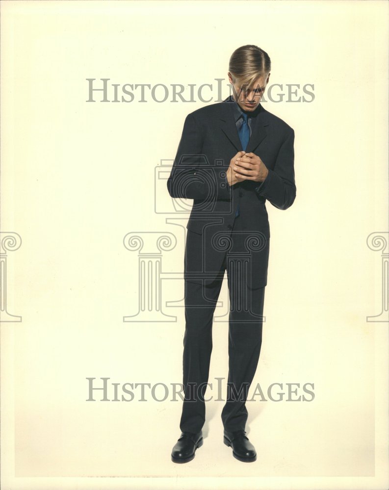 1996, Calvin Klein athletic silhouette suit - RRV54643 - Historic Images
