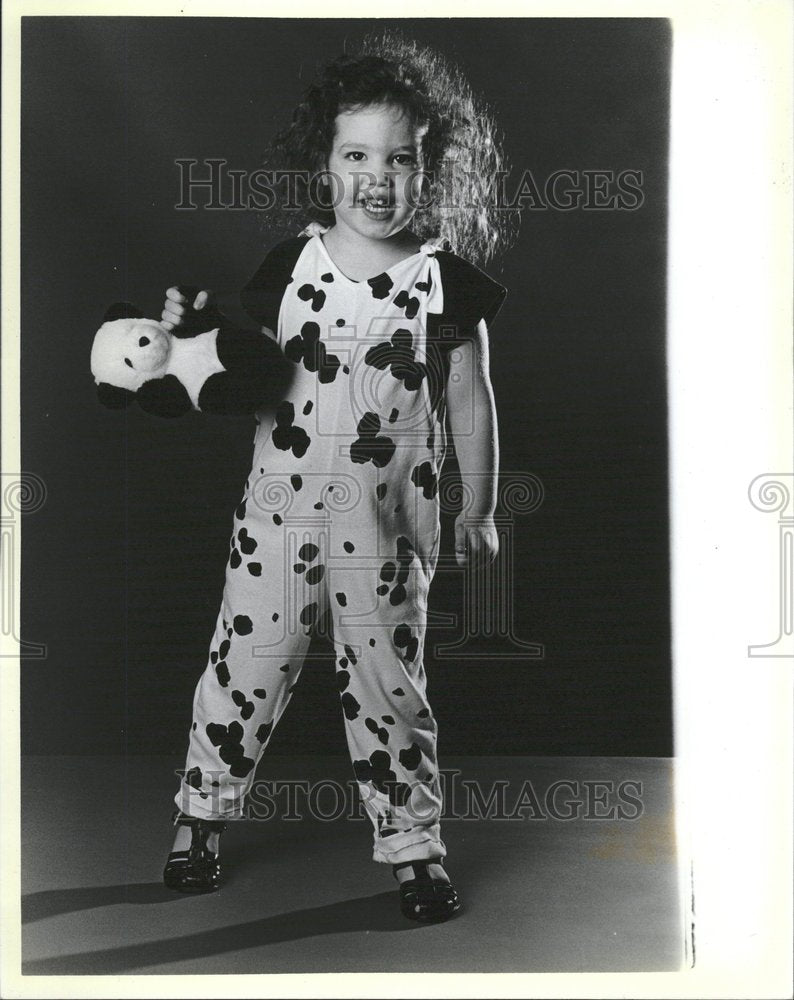 1986 Press Photo Children Fashion black white Dalmatian - RRV54743