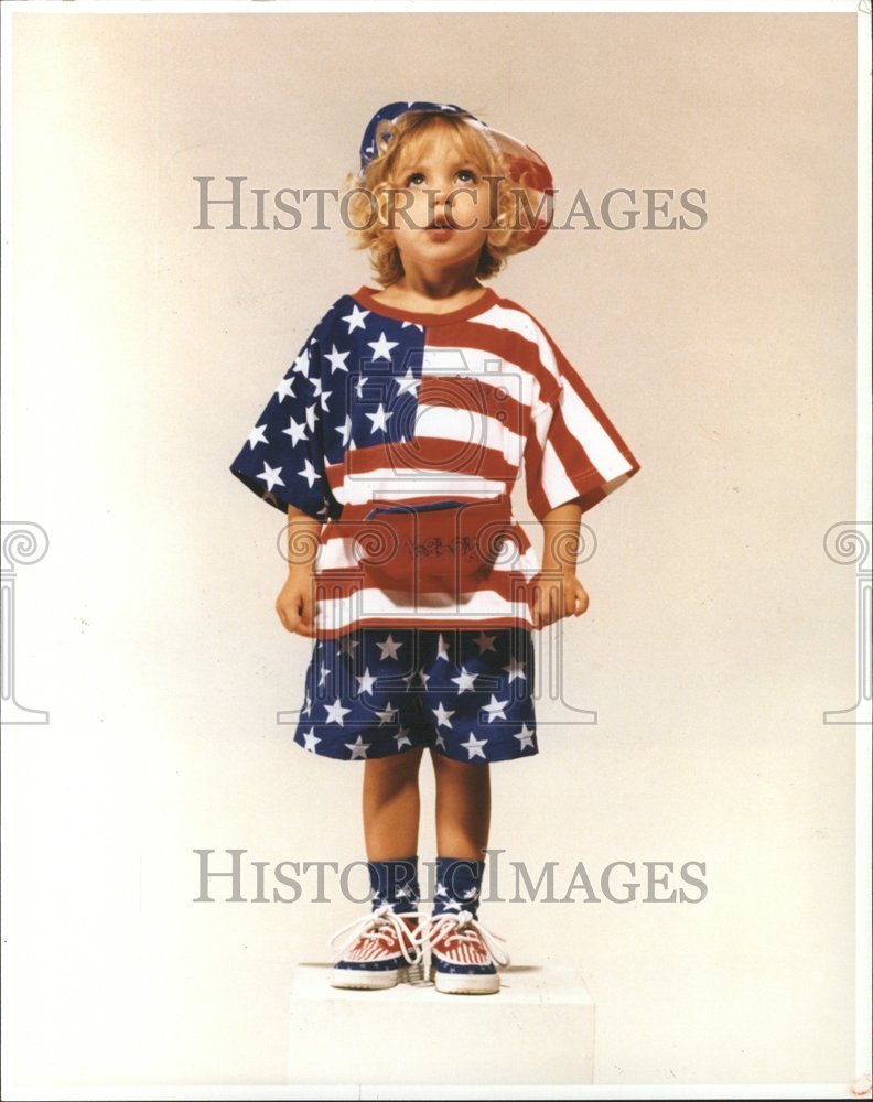 1992, Americans Collection children picnic - RRV54813 - Historic Images