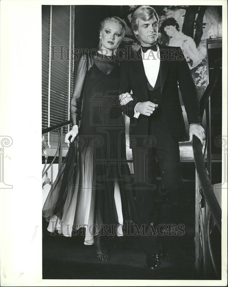 1982 Press Photo Fashion Tuxedo Sweater Clovis Ruffin - RRV54915 - Historic Images