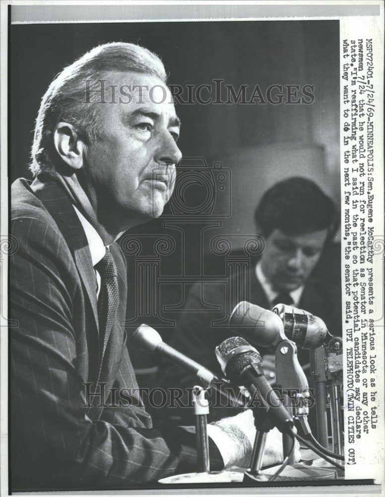 1969 Minneapolis:Eugene McCarthy Newsmen - Historic Images