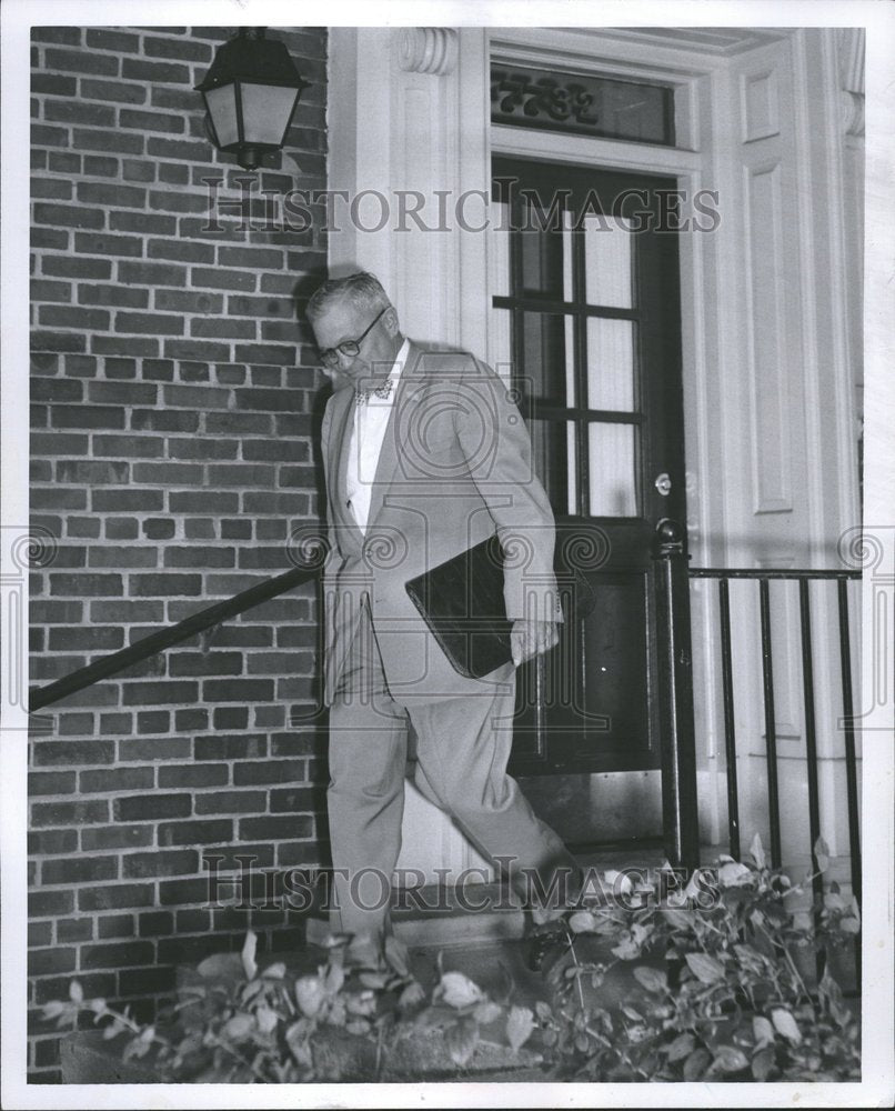 1957 Press Photo Pierce Wright Labor Rel Counsel Walk - RRV55249 - Historic Images