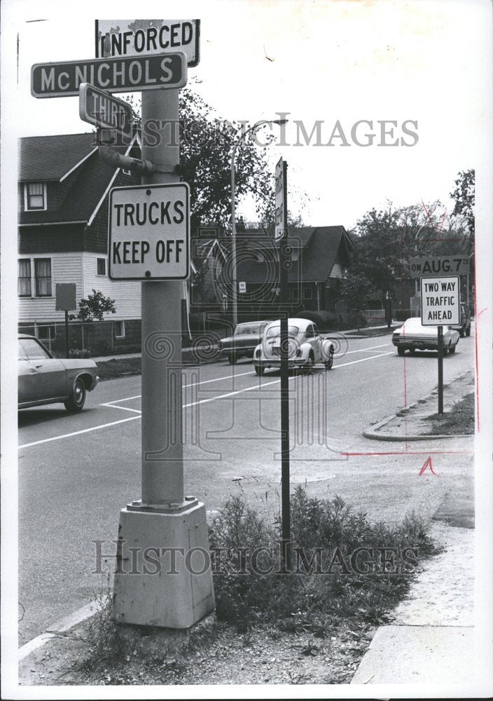 1971, Detroit Street Signs McNichols &amp; Third - RRV55261 - Historic Images