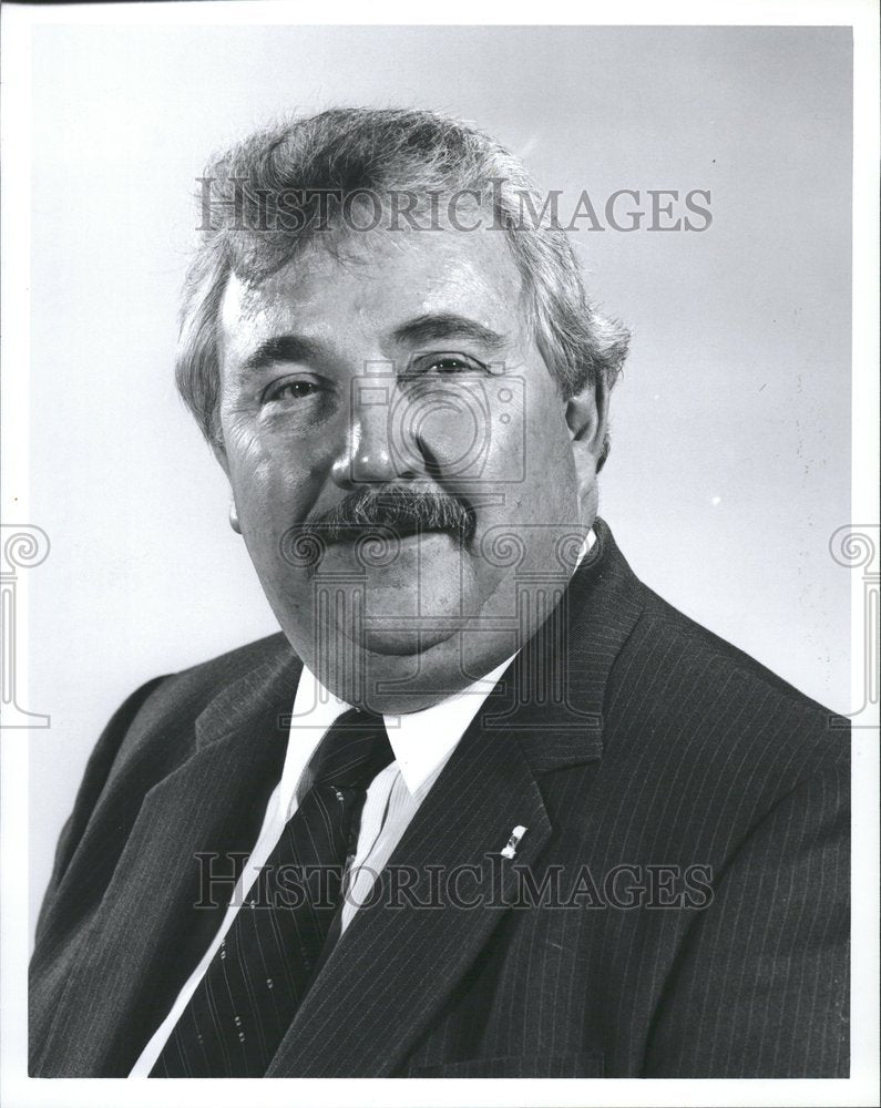 1983 Press Photo Jim Myers News Employee - RRV55307 - Historic Images