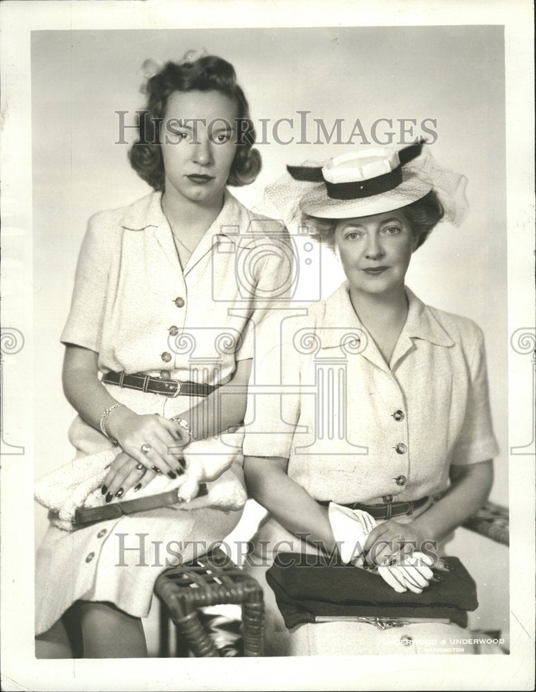 1941 Press Photo Ernest Roussea Daughter Janet - Historic Images