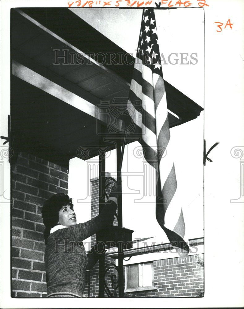 1979 Press Photo Katherine Culley Beech Daley Flags - RRV55559 - Historic Images