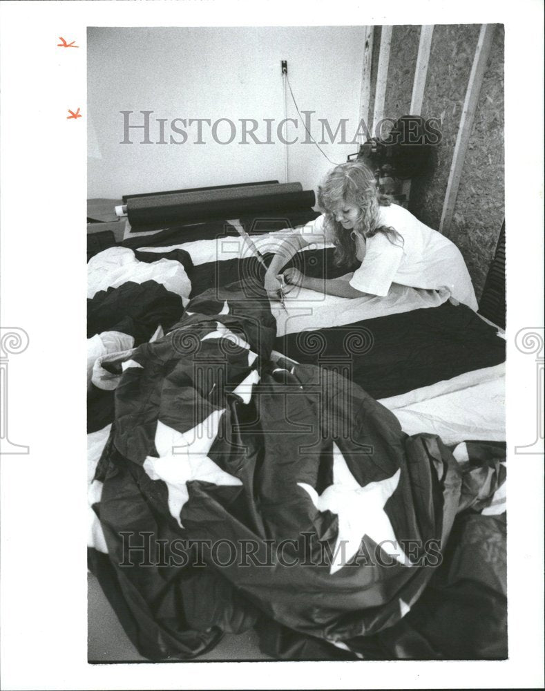 1990 American Flag Company Sandy Bertolet - Historic Images