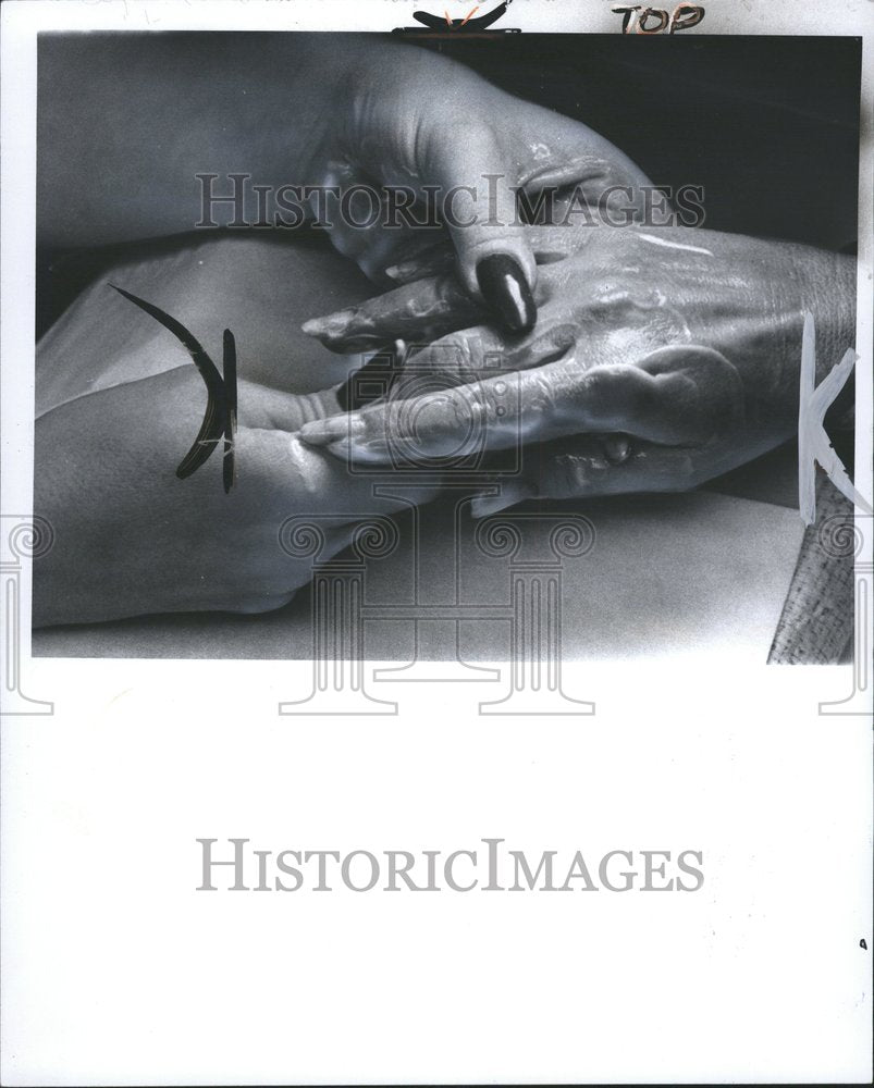 1975 Press Photo Manicure - RRV55765 - Historic Images