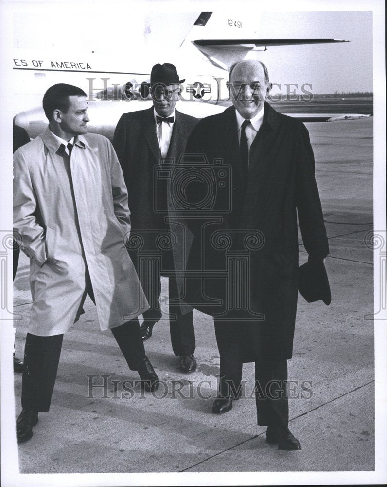 1965 Metro Airport Secretary Dean Rusk Men - Historic Images