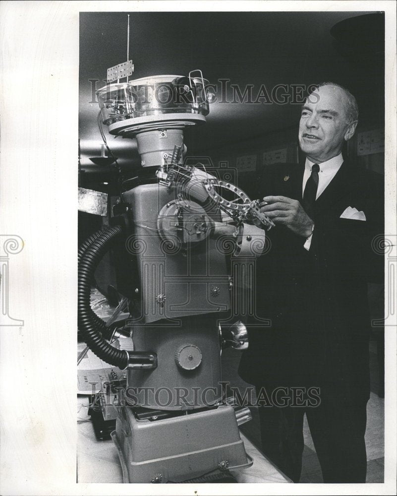 1969 Science Fair Student Robot Chicago Pub - Historic Images