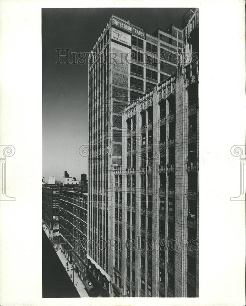 1962 Press Photo Fashion Trade Building Chicago - RRV56451 - Historic Images